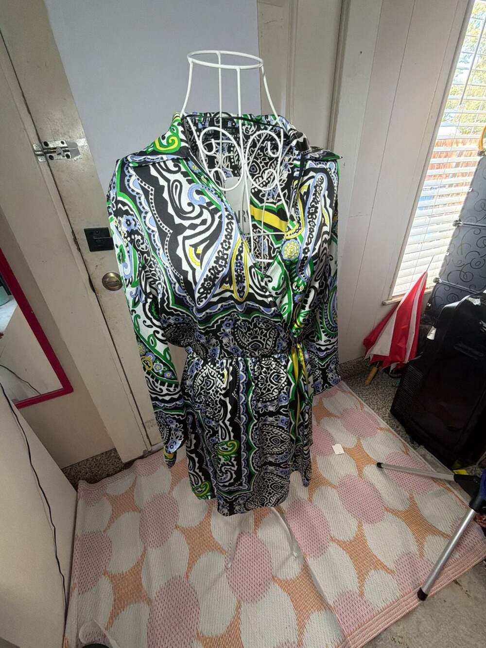 Zara Multicolored Paisley Print Lapel Collar Long Sleeve Wrap Dress Size M NWT - Picture 2 of 6